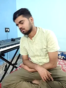 Snapshot of Ishan003 chatting on July 4, 2:40 am Ishan003 online show from July 4, 2:40 am