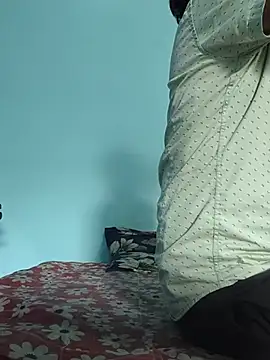 Snapshot of Ishan003 chatting on June 16, 5:40 am Ishan003 online show from June 16, 5:40 am