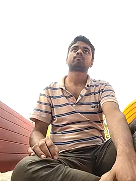 Snapshot of Ishan003 chatting on June 25, 2:31 am Ishan003 online show from June 25, 2:31 am