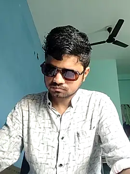 Snapshot of Ishan003 chatting on June 8, 5:19 am Ishan003 online show from June 8, 5:19 am