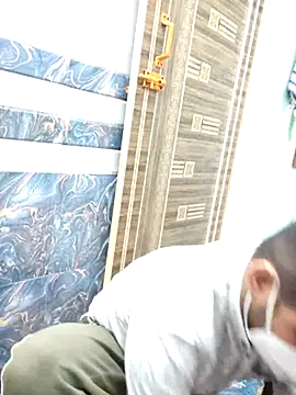 Ishan003 online show from November 4, 2:21 pm