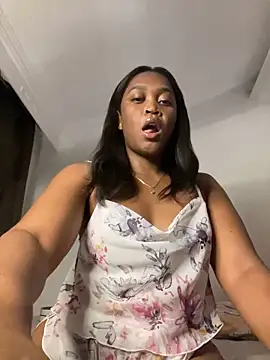 Nayrabennett online show from March 4, 2:06 am