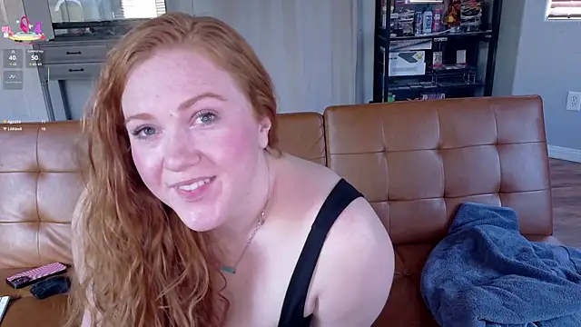 Scarlettredff online show from April 11, 6:33 pm