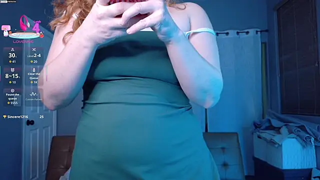 Scarlettredff online show from September 25, 4:07 am