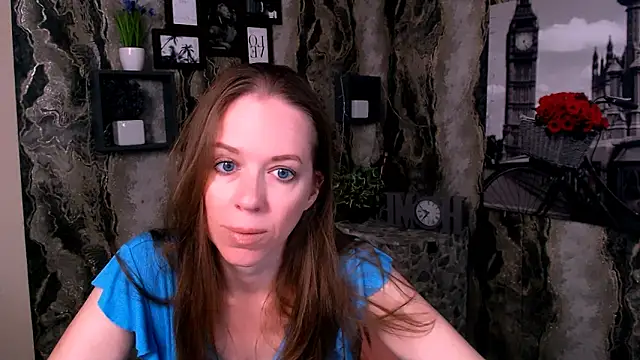 Snapshot of GloriaSi_ chatting on June 10, 2:57 am GloriaSi online show from June 10, 2:57 am