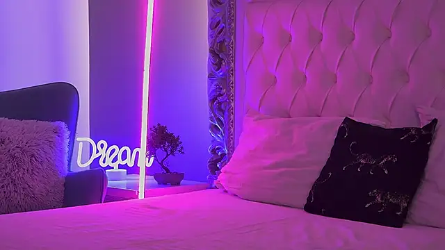 LexyBank online show from April 15, 7:25 am