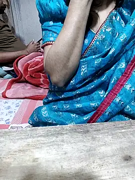 Snapshot of Bhabhi_desi12 chatting on November 10, 3:11 am Bhabhi desi12 online show from November 10, 3:11 am