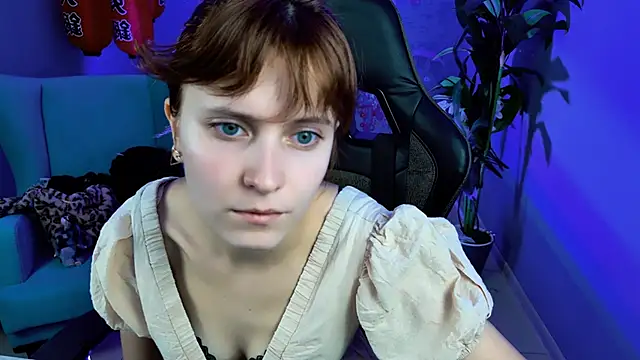 LolaAsmus online show from October 17, 5:44 am