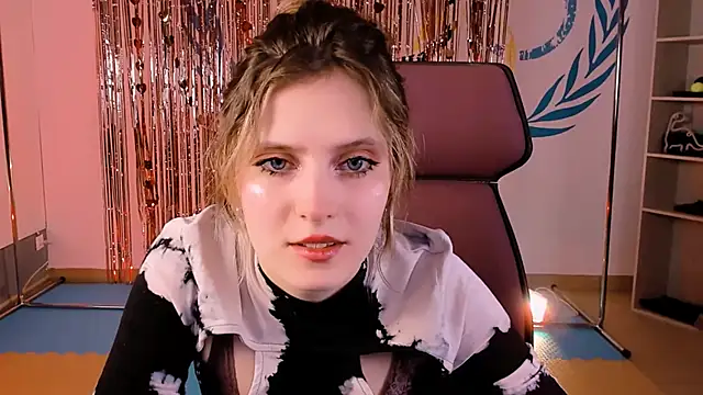 LolaAsmus online show from February 27, 8:24 am