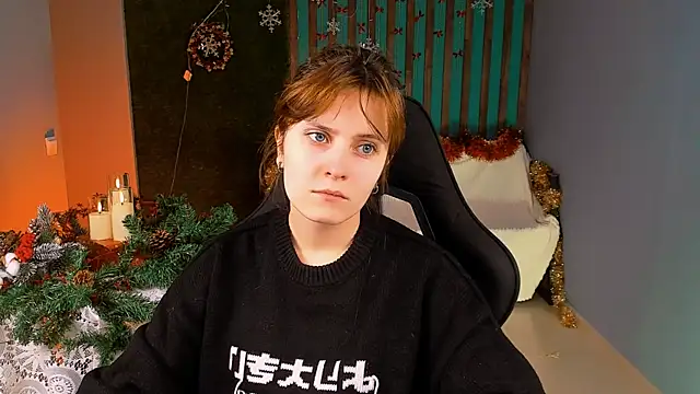 LolaAsmus online show from December 18, 1:15 pm