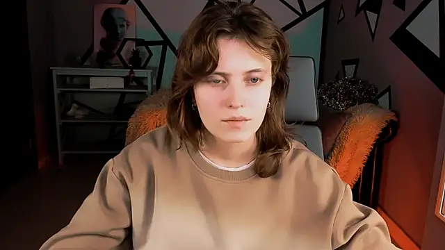 LolaAsmus online show from January 7, 2:00 pm