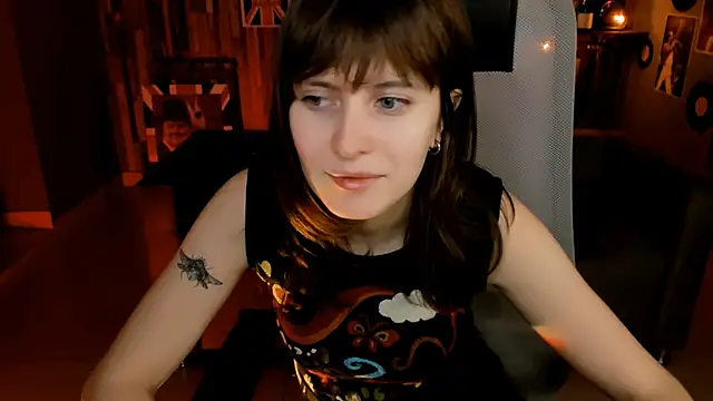 LolaAsmus online show from February 6, 9:05 am