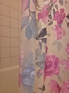 Snapshot of Jovende28 chatting on November 24, 11:32 am Jovende28 online show from November 24, 11:32 am