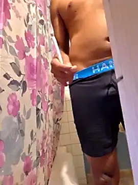 Snapshot of Jovende28 chatting on November 29, 9:31 am Jovende28 online show from November 29, 9:31 am