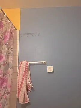 Snapshot of Jovende28 chatting on November 1, 9:14 am Jovende28 online show from November 1, 9:14 am