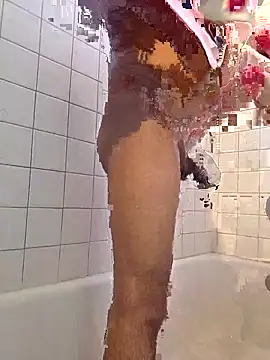 Snapshot of Jovende28 chatting on November 21, 7:46 pm Jovende28 online show from November 21, 7:46 pm