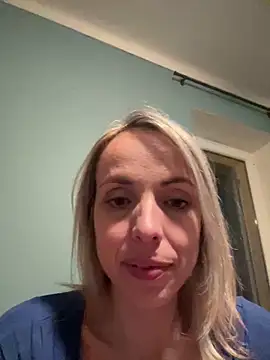 Snapshot of Annelibre chatting on February 20, 10:15 pm Annelibre online show from February 20, 10:15 pm