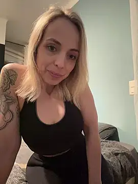 Snapshot of Annelibre chatting on February 23, 8:33 pm Annelibre online show from February 23, 8:33 pm