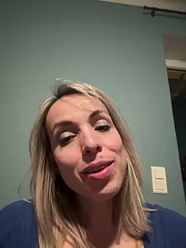 Snapshot of Annelibre chatting on February 22, 6:17 am Annelibre online show from February 22, 6:17 am