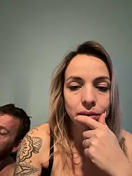 Snapshot of Annelibre chatting on February 8, 6:33 am Annelibre online show from February 8, 6:33 am