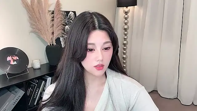 Snapshot of Strawberrybabyy1 chatting on March 5, 2:34 pm Strawberrybabyy1 online show from March 5, 2:34 pm
