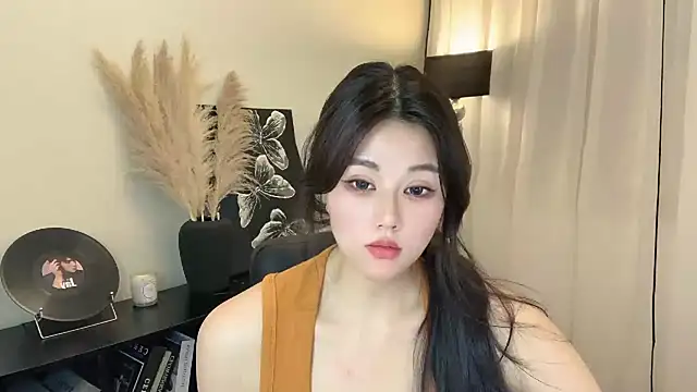 Snapshot of Strawberrybabyy1 chatting on March 5, 5:39 pm Strawberrybabyy1 online show from March 5, 5:39 pm