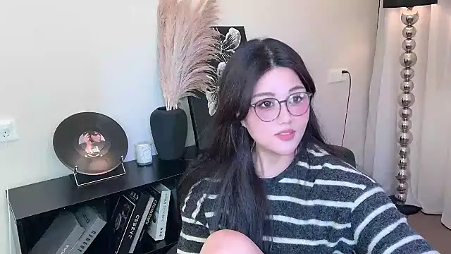 Snapshot of Strawberrybabyy1 chatting on March 1, 5:05 pm Strawberrybabyy1 online show from March 1, 5:05 pm
