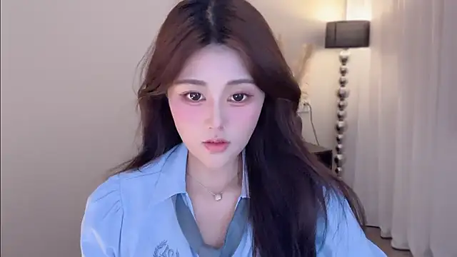 Snapshot of Strawberrybabyy1 chatting on October 15, 3:31 pm Strawberrybabyy1 online show from October 15, 3:31 pm