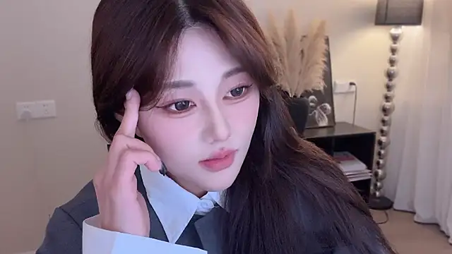 Strawberrybabyy1 online show from November 19, 1:33 pm