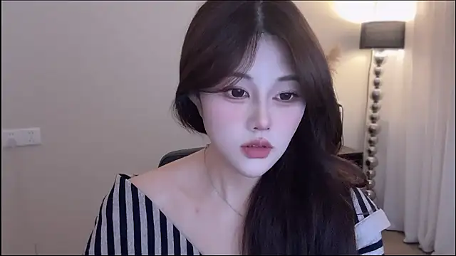 Strawberrybabyy1 online show from December 3, 3:44 pm