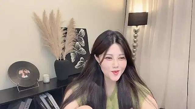 Snapshot of Strawberrybabyy1 chatting on March 7, 4:44 pm Strawberrybabyy1 online show from March 7, 4:44 pm