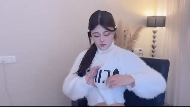 Strawberrybabyy1 online show from January 17, 5:27 pm