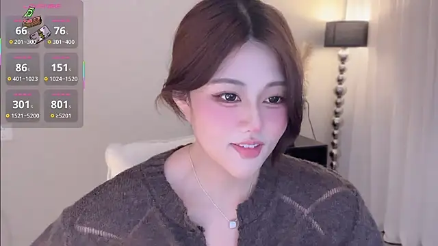 Snapshot of Strawberrybabyy1 chatting on October 17, 3:36 pm Strawberrybabyy1 online show from October 17, 3:36 pm