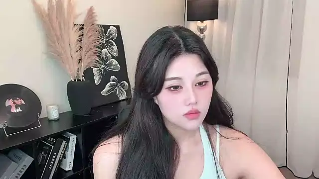 Snapshot of Strawberrybabyy1 chatting on March 2, 1:42 pm Strawberrybabyy1 online show from March 2, 1:42 pm