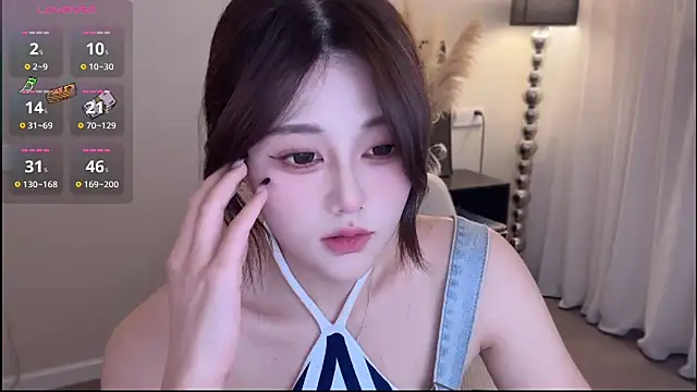 Strawberrybabyy1 online show from November 25, 1:00 pm