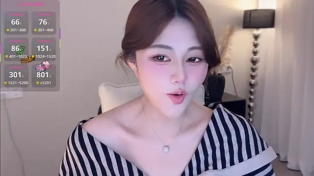 Snapshot of Strawberrybabyy1 chatting on October 16, 3:09 pm Strawberrybabyy1 online show from October 16, 3:09 pm