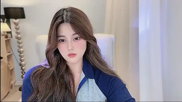 Snapshot of Strawberrybabyy1 chatting on December 20, 8:01 pm Strawberrybabyy1 online show from December 20, 8:01 pm