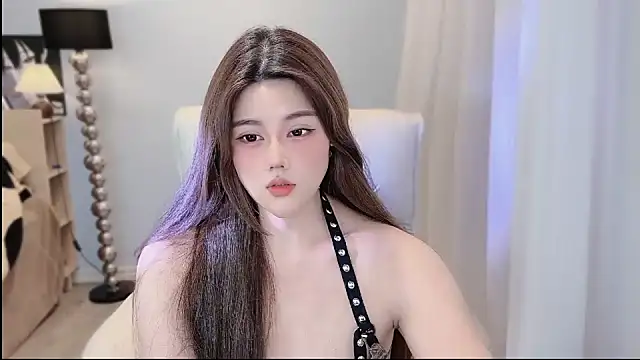 Snapshot of Strawberrybabyy1 chatting on December 22, 2:06 pm Strawberrybabyy1 online show from December 22, 2:06 pm