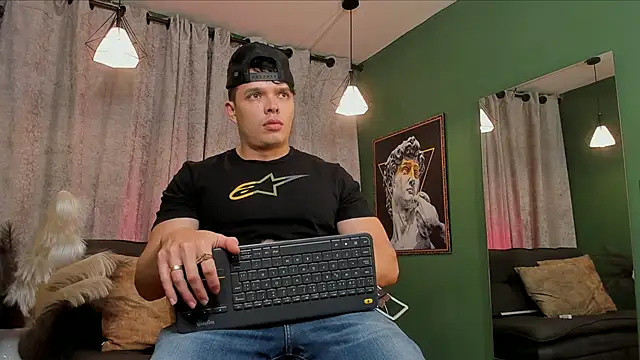 Jake Tylerr  online show from December 15, 1:44 am