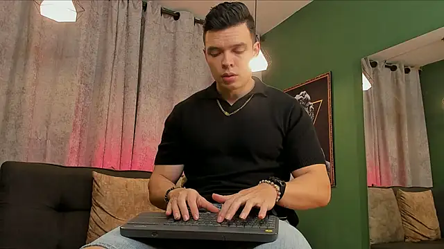 Jake Tylerr  online show from October 9, 6:08 pm