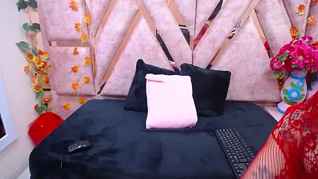 Snapshot of CataleyaLars20 chatting on November 21, 12:48 pm CataleyaLars20 online show from November 21, 12:48 pm