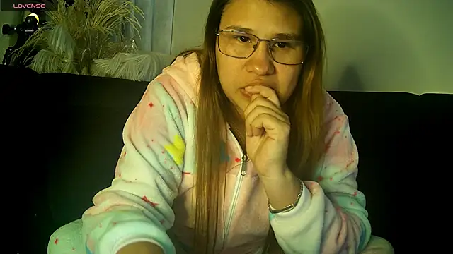 Snapshot of meichang452 chatting on March 3, 4:52 am meichang452 online show from March 3, 4:52 am