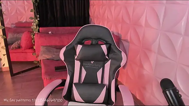 NattGomez online show from April 8, 11:28 pm