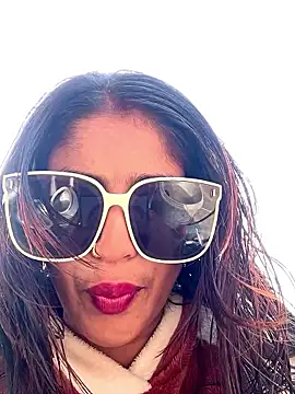 Snapshot of DiyAsingHh chatting on January 11, 6:20 am DiyAsingHh online show from January 11, 6:20 am