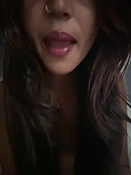 Snapshot of DiyAsingHh chatting on February 14, 1:06 am DiyAsingHh online show from February 14, 1:06 am