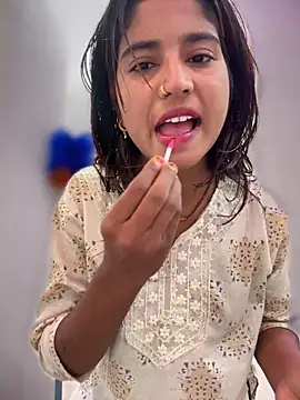 Snapshot of DiyAsingHh chatting on December 18, 4:06 am DiyAsingHh online show from December 18, 4:06 am