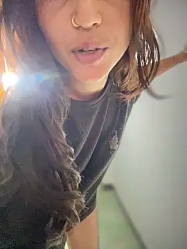 Snapshot of DiyAsingHh chatting on March 25, 12:44 am DiyAsingHh online show from March 25, 12:44 am