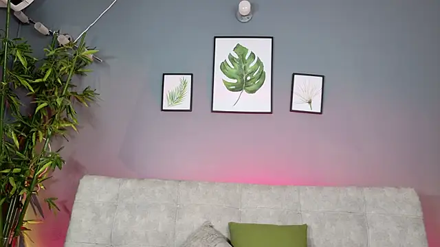 miaa lux online show from February 7, 4:26 pm