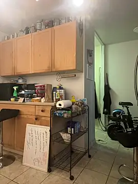 munchbutt28 online show from March 27, 2:53 am