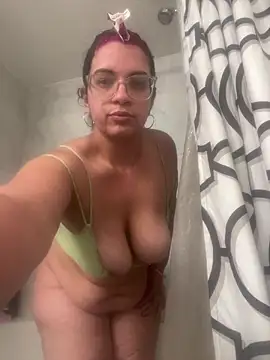 munchbutt28 online show from May 15, 9:13 pm